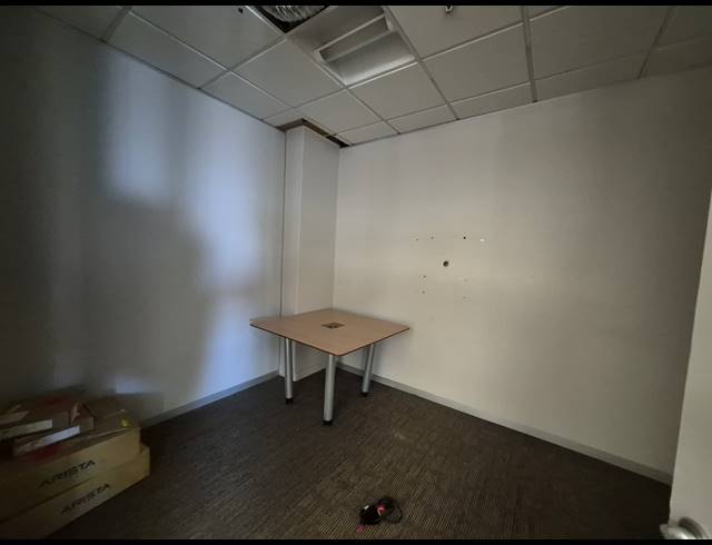 1,295M² OFFICE TO LET IN SANDTON CENTRAL